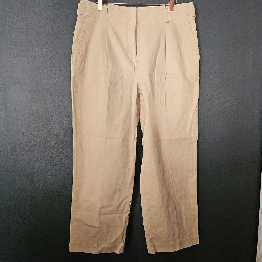 Ann Taylor tailored trousers ✨ Classic beige straight-leg pants — polished, time